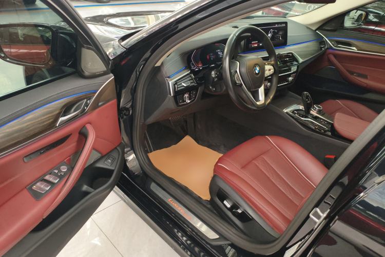 Used BMW 5 Series 2022 Updated 530Li Leading Edition Luxury Package Driver Seat