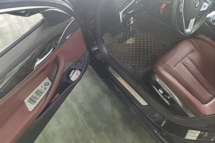 Used BMW 5 Series 2022 Second Facelift 525Li Luxury Package Driver Seat