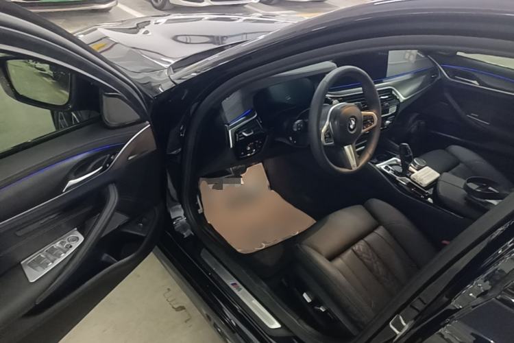 Used BMW 5 Series 2022 Restyled 525i M Sport Package Driver Seat