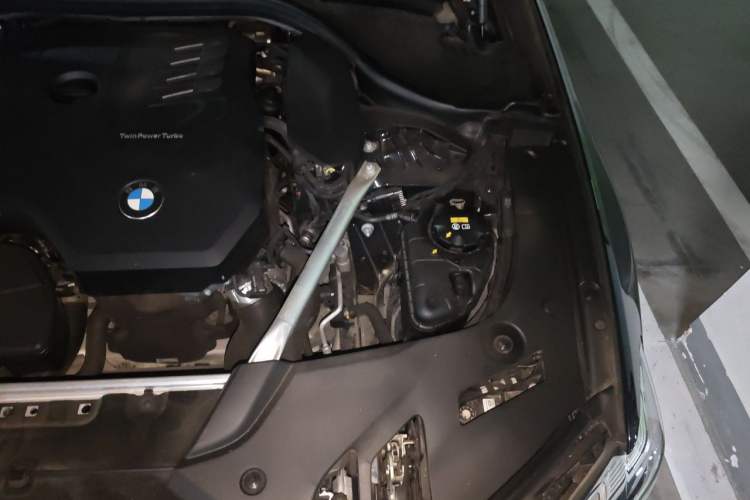 Used BMW 5 Series 2022 Second Facelift 525Li M Sport Package Engine Bay Left