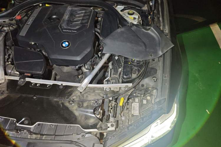 Used BMW 5 Series 2022 Second Facelift 525Li M Sport Package Engine Bay Left