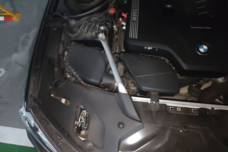 Used BMW 5 Series 2022 Second Facelift 525Li M Sport Package Engine Bay Right