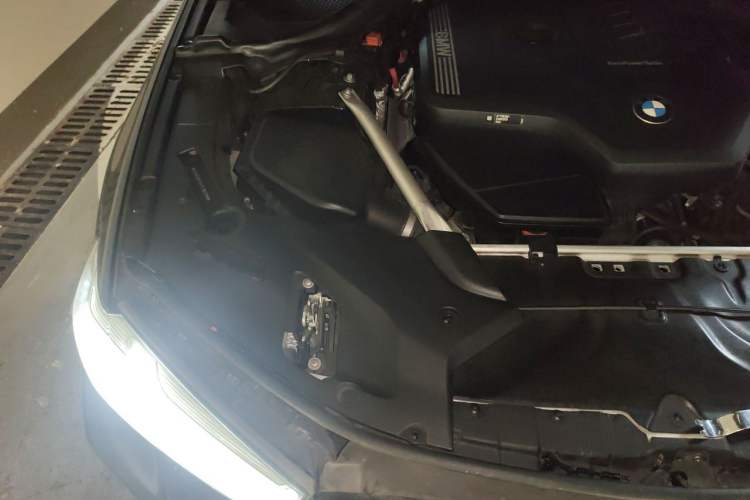 Used BMW 5 Series 2022 530Li Luxury Edition M Sport Package Engine Bay Right