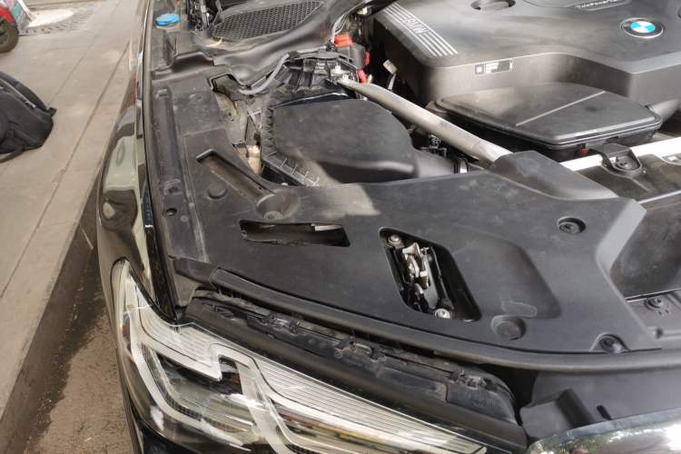 Used BMW 5 Series 2022 Restyled 530Li Leading Edition M Sport Package Engine Bay Right