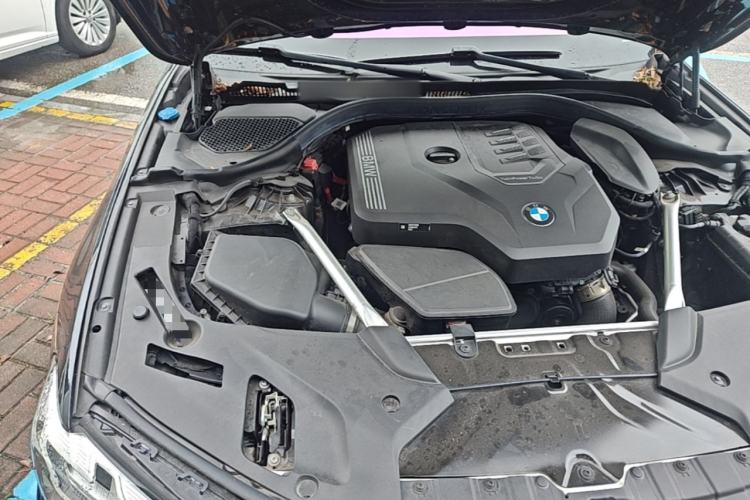 Used BMW 5 Series 2022 Second Facelift 525Li M Sport Package Engine Bay Right