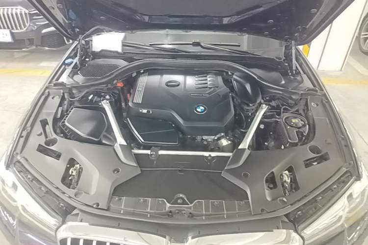 Used BMW 5 Series 2022 Restyled 525i M Sport Package Engine Bay