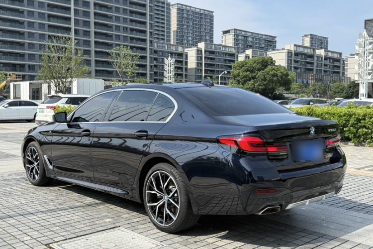 Used BMW 5 Series 2022 Restyled 530Li Luxury Edition M Sport Package Exterior 3