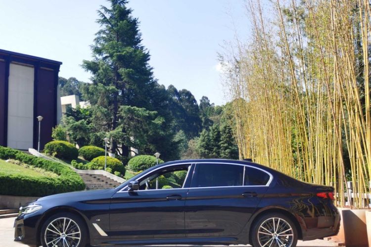 Used BMW 5 Series 2022 Restyled 530Li Leading Edition M Sport Package Exterior 3