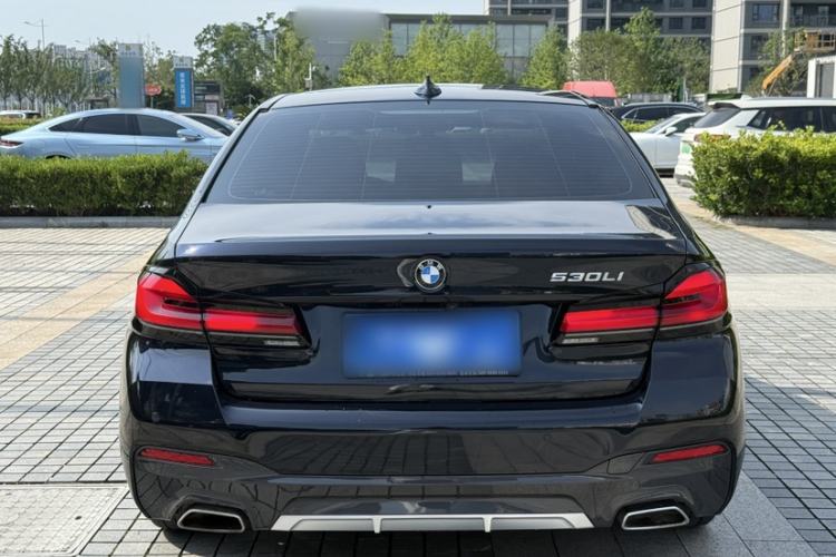 Used BMW 5 Series 2022 Restyled 530Li Luxury Edition M Sport Package Exterior 4