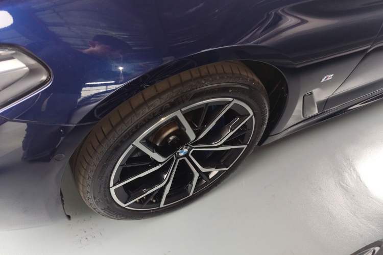 Used BMW 5 Series 2022 530i Sport Line M Sport Package Exterior 4