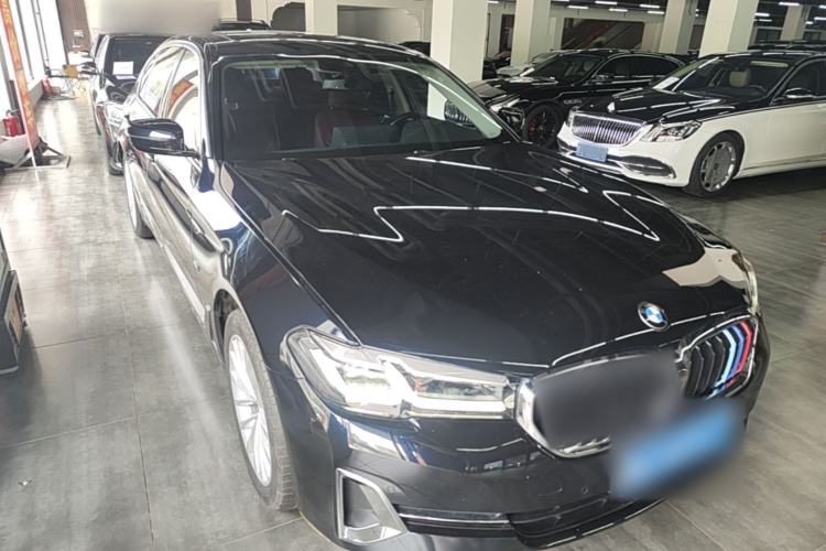Used BMW 5 Series 2022 Second Facelift 525Li Luxury Package Front Right 45 Deg