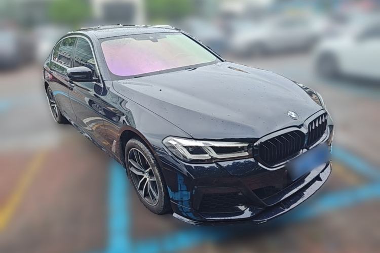 Used BMW 5 Series 2022 Second Facelift 525Li M Sport Package Front Right 45 Deg