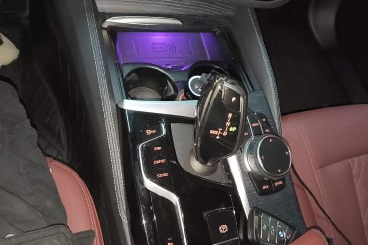 Used BMW 5 Series 2022 Restyled 530Li Leading Edition M Sport Package Gear Lever