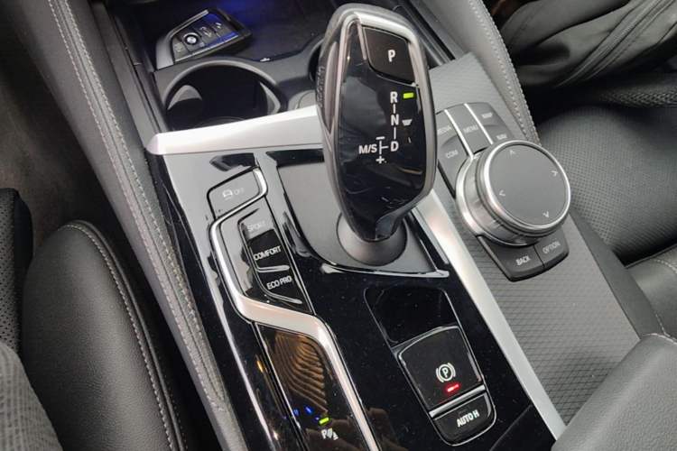 Used BMW 5 Series 2022 Second Facelift 530i M Sport Package Gear Lever