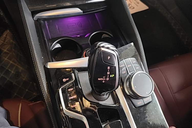 Used BMW 5 Series 2022 Second Facelift 525Li Luxury Package Gear Lever