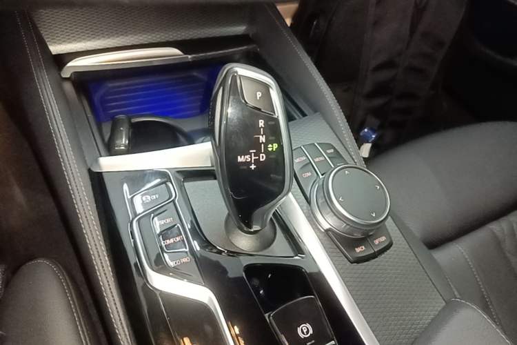 Used BMW 5 Series 2022 Restyled 525i M Sport Package Gear Lever