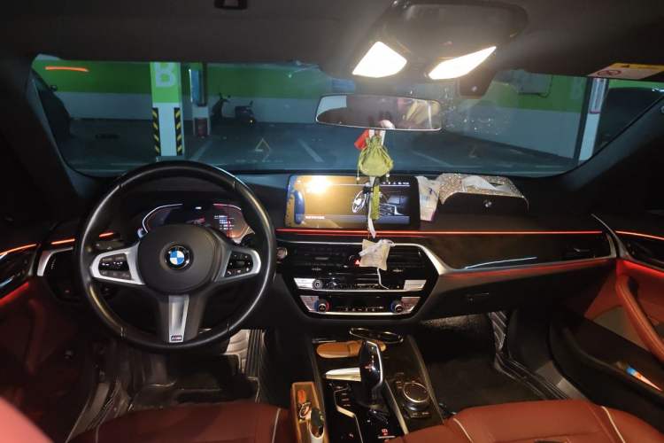 Used BMW 5 Series 2022 Second Facelift 525Li M Sport Package Headliner