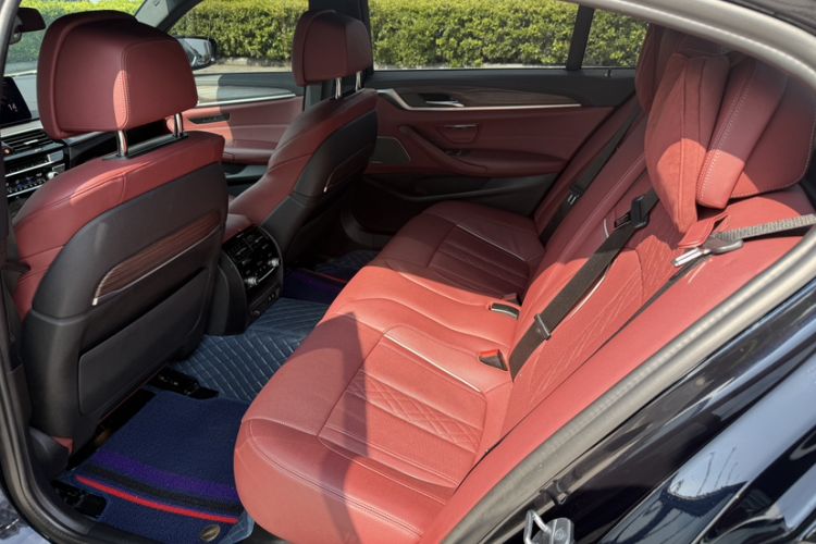 Used BMW 5 Series 2022 Restyled 530Li Luxury Edition M Sport Package Interior 1