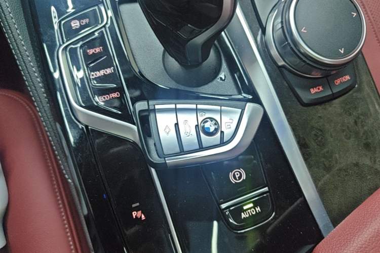 Used BMW 5 Series 2022 Second Facelift 525Li M Sport Package Interior 1