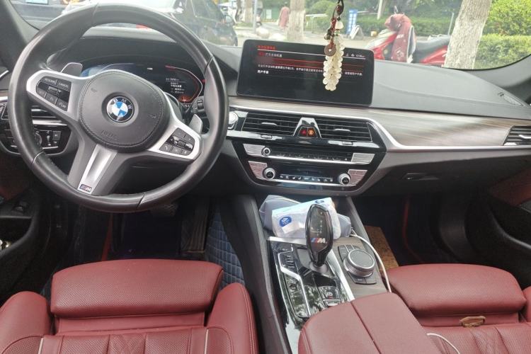 Used BMW 5 Series 2022 Restyled 530Li Luxury Edition M Sport Package Interior 2