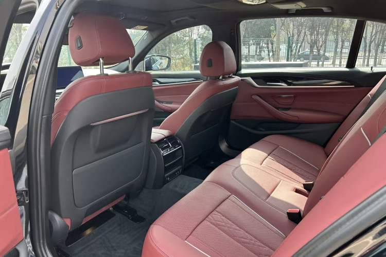Used BMW 5 Series 2022 Second Facelift 525Li M Sport Package Interior 2