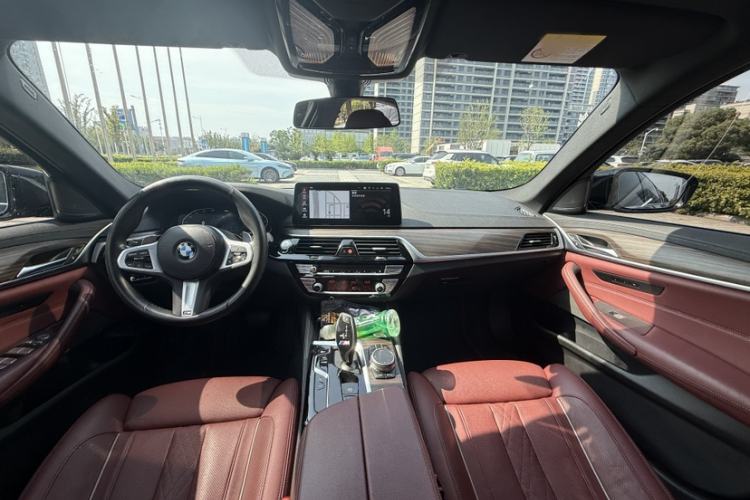 Used BMW 5 Series 2022 Restyled 530Li Luxury Edition M Sport Package Interior 3