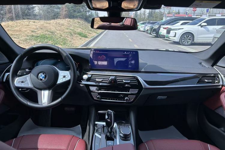 Used BMW 5 Series 2022 Second Facelift 525Li M Sport Package Interior 3
