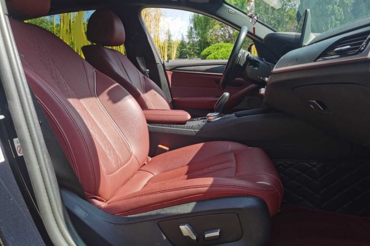 Used BMW 5 Series 2022 Restyled 530Li Leading Edition M Sport Package Left Front Seat