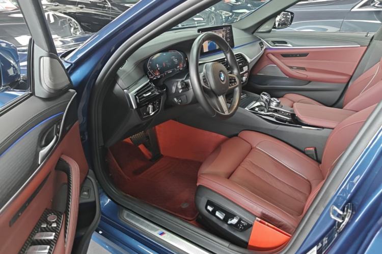 Used BMW 5 Series 2022 530Li Luxury Edition M Sport Package Left Front Seat