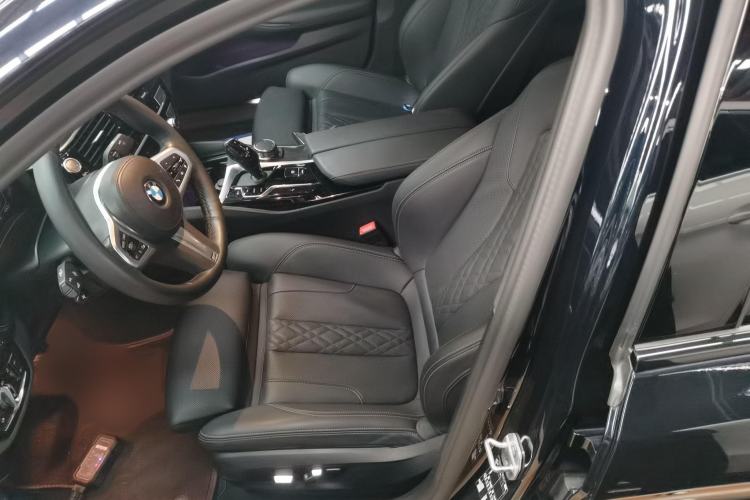 Used BMW 5 Series 2022 Second Facelift 525i M Sport Package Left Front Seat