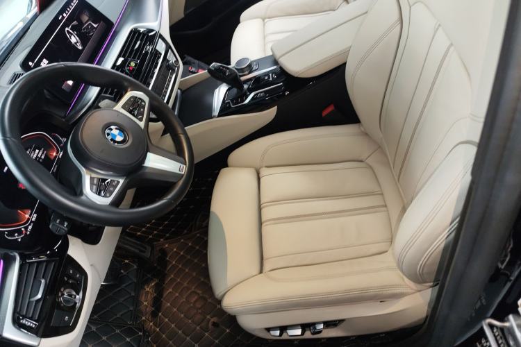 Used BMW 5 Series 2022 530i Sport Line M Sport Package Left Front Seat