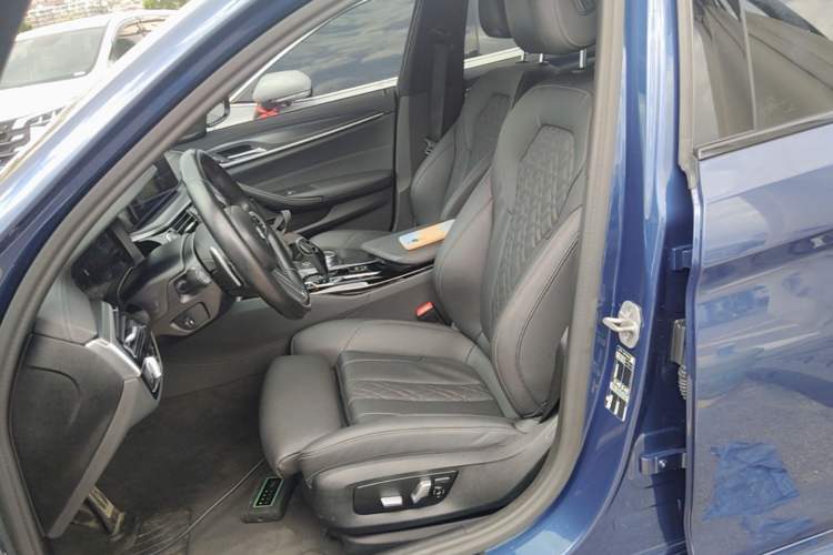 Used BMW 5 Series 2022 Second Facelift 530i M Sport Package Left Front Seat