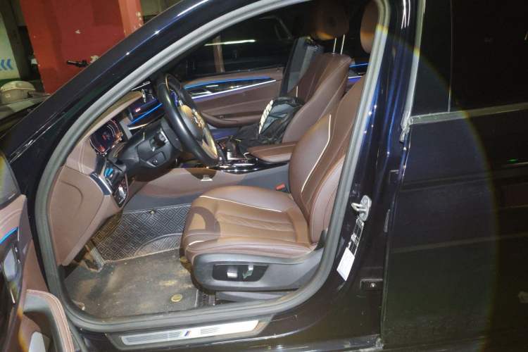 Used BMW 5 Series 2022 Second Facelift 525Li M Sport Package Left Front Seat