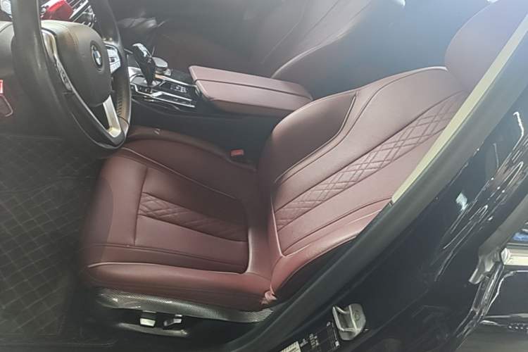Used BMW 5 Series 2022 Second Facelift 525Li Luxury Package Left Front Seat