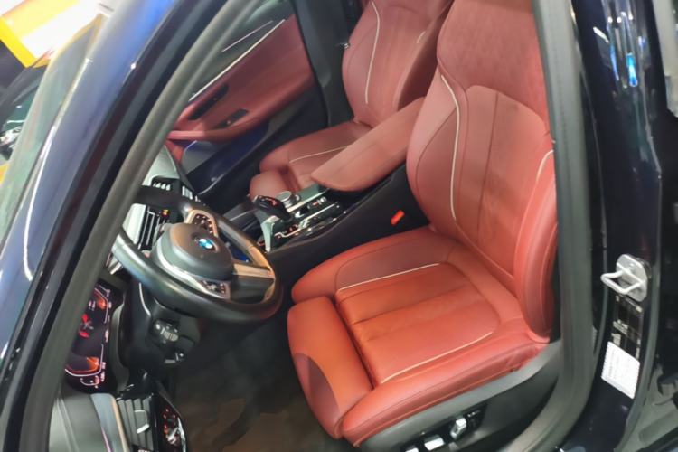 Used BMW 5 Series 2022 530Li Luxury Edition M Sport Package Left Front Seat