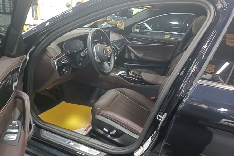 Used BMW 5 Series 2022 Second Facelift 525Li M Sport Package Left Front Seat