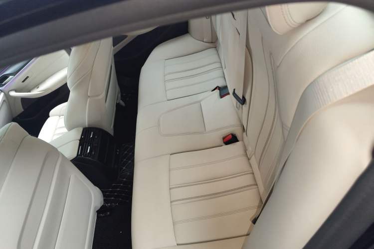 Used BMW 5 Series 2022 530i Sport Line M Sport Package Left Rear Seat