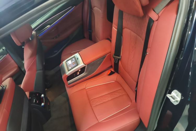 Used BMW 5 Series 2022 530Li Luxury Edition M Sport Package Left Rear Seat
