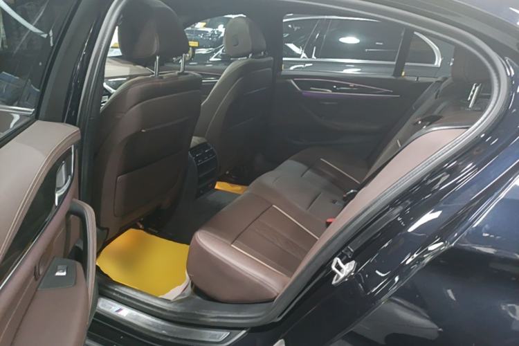 Used BMW 5 Series 2022 Second Facelift 525Li M Sport Package Left Rear Seat