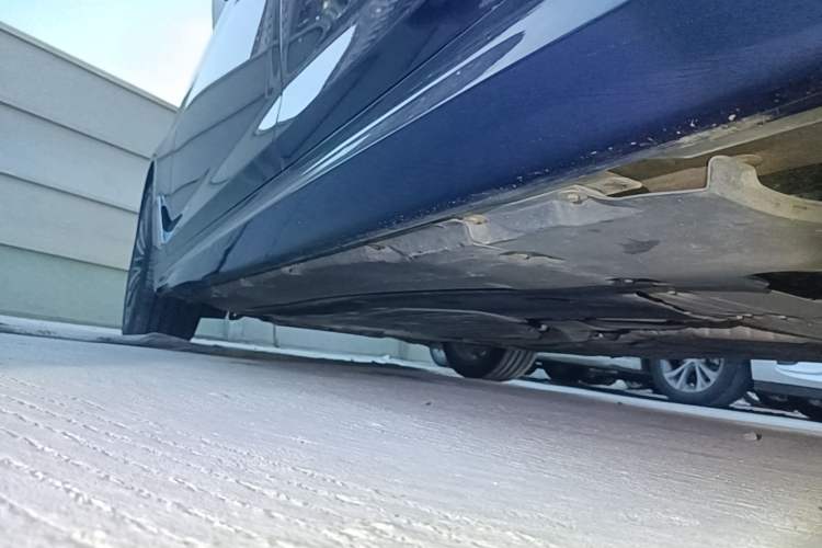 Used BMW 5 Series 2022 Restyled 530Li Leading Edition M Sport Package Left Side Sill
