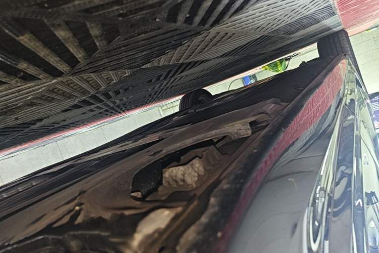 Used BMW 5 Series 2022 Second Facelift 525Li M Sport Package Left Side Sill