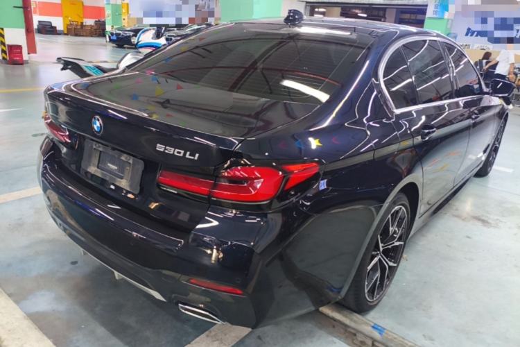 Used BMW 5 Series 2022 530Li Luxury Edition M Sport Package Rear Right 45 Deg