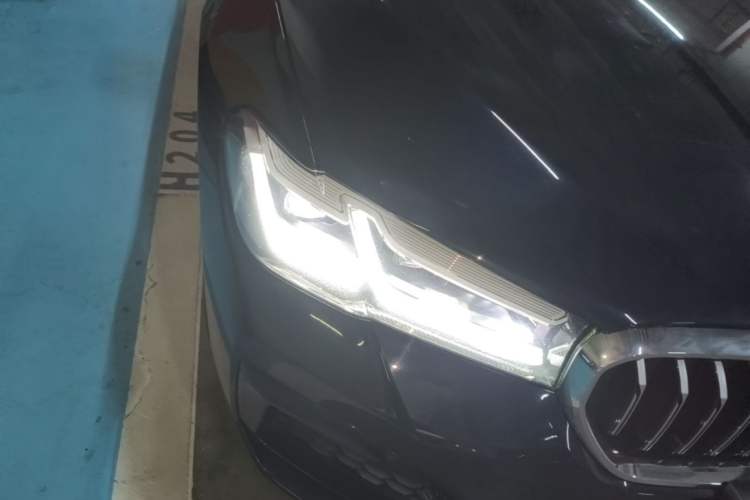 Used BMW 5 Series 2022 Restyled 530Li Leading Edition M Sport Package Right Front Headlight