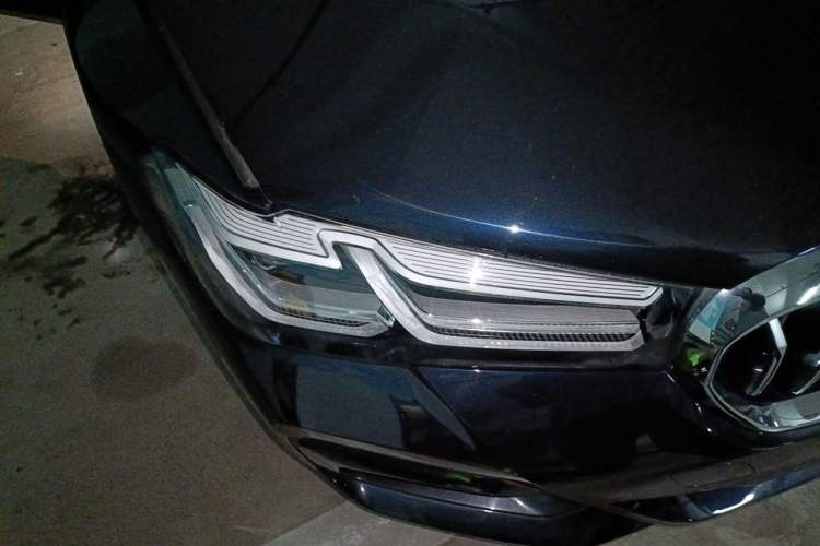 Used BMW 5 Series 2022 Second Facelift 530Li Luxury Version M Sport Package Right Front Headlight