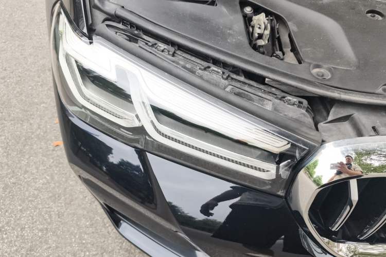 Used BMW 5 Series 2022 Revised Version 3 530Li Luxury Edition M Sport Package Right Front Headlight