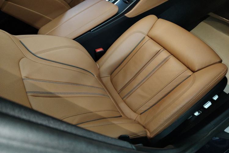 Used BMW 5 Series 2022 530i Sport Line M Sport Package Right Front Seat