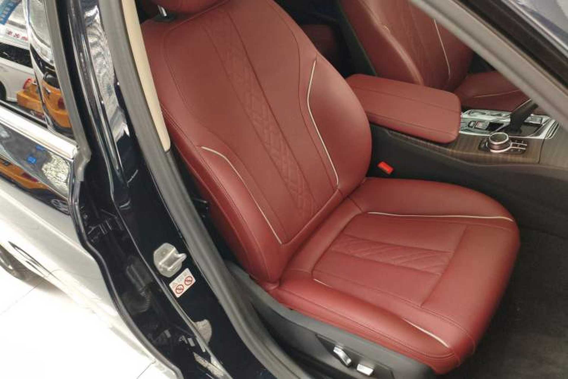 Used BMW 5 Series 2022 Updated 530Li Leading Edition Luxury Package Right Front Seat