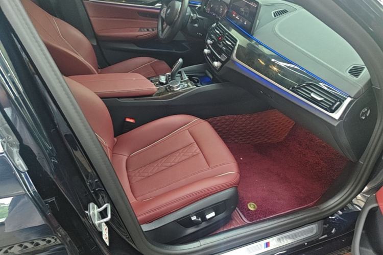 Used BMW 5 Series 2022 Second Facelift 525Li M Sport Package Right Front Seat