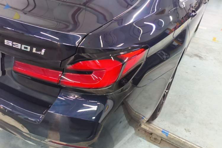 Used BMW 5 Series 2022 530Li Luxury Edition M Sport Package Right Rear Taillight