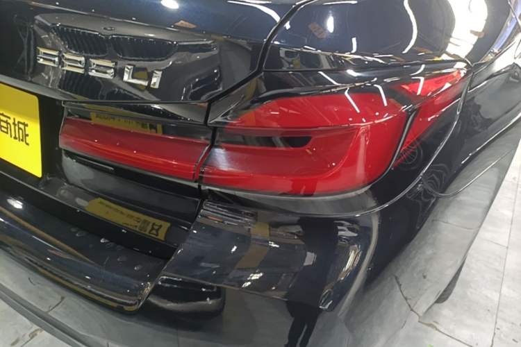 Used BMW 5 Series 2022 Second Facelift 525Li M Sport Package Right Rear Taillight